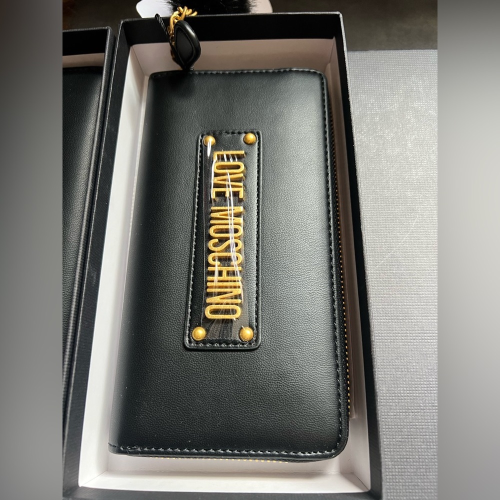 MOSCHINO LONG BLACK WALLET BRAND NEW